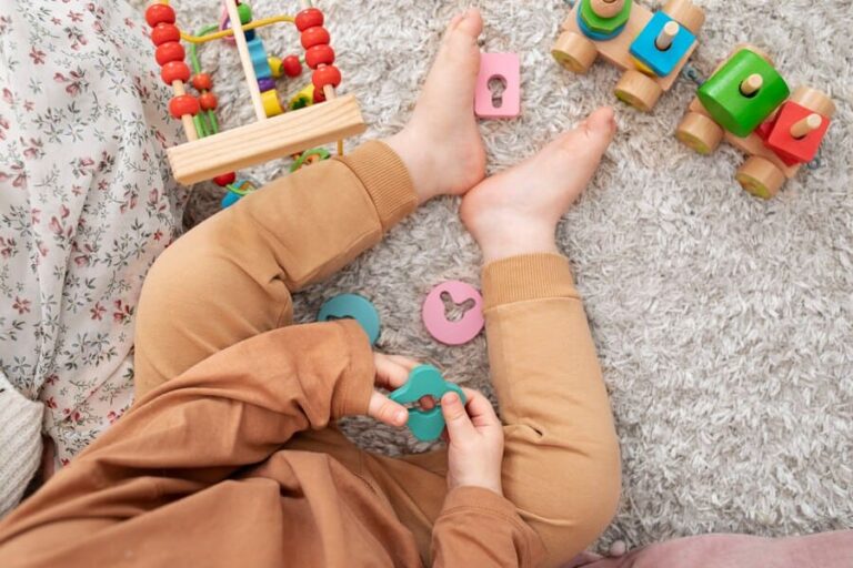 Best Developmental Toys for Newborns: A Guide to Early Learning and Stimulation 2024